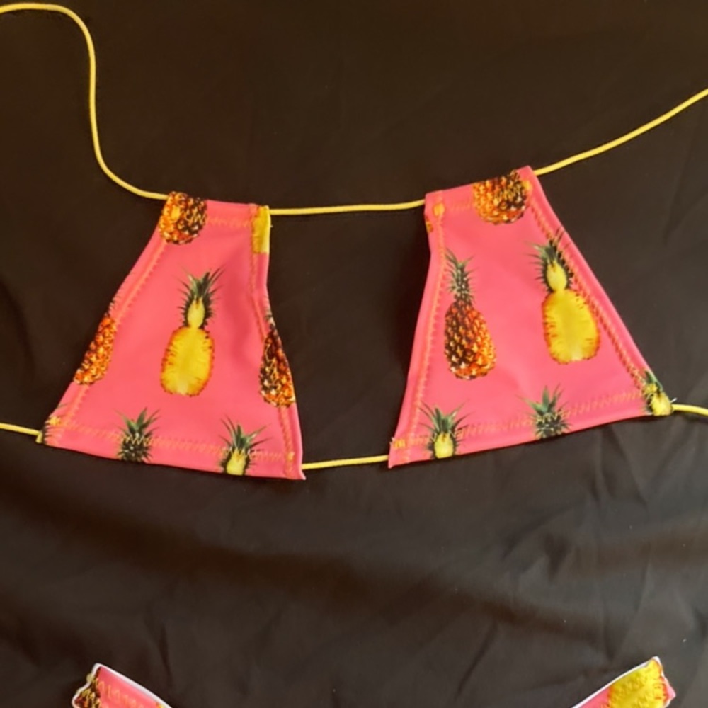 CUTEST AND RAREST BIKINI💖NEVER WORN…SIZE SMALL